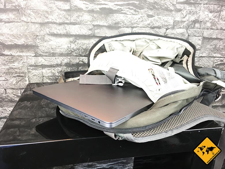 Osprey Farpoint 70 Test Tagesrucksack Laptopfach offen