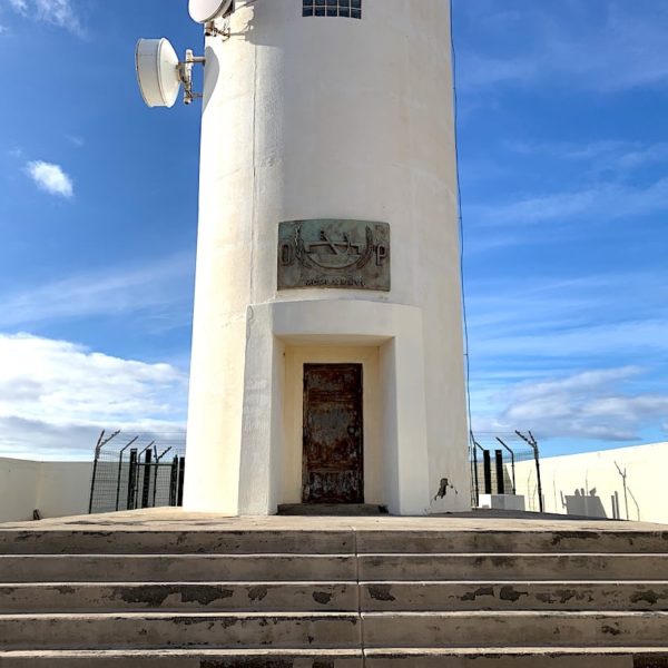 Der Faro de Punta Pechiguera ist der Leuchtturm von Playa Blanca