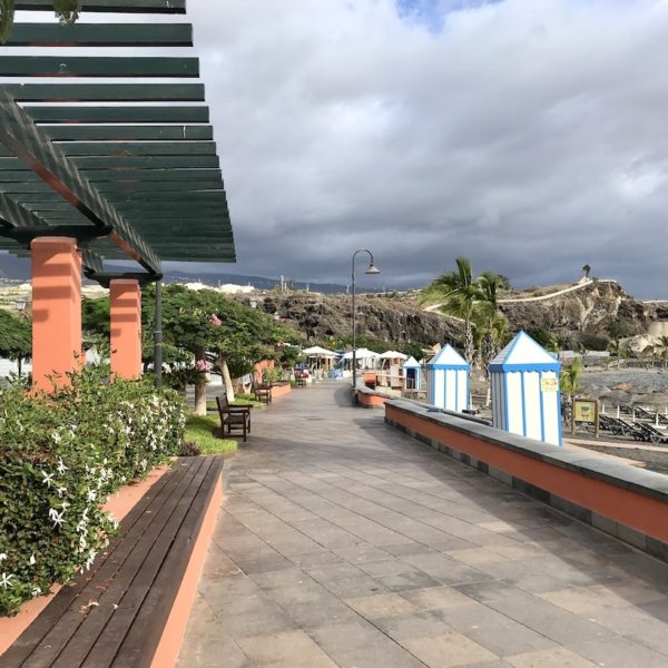 Playa San Juan Teneriffa Promenade Bank