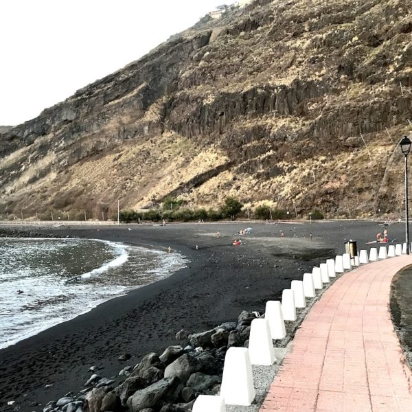 Playa de la Arena Mesa del Mar Promenade