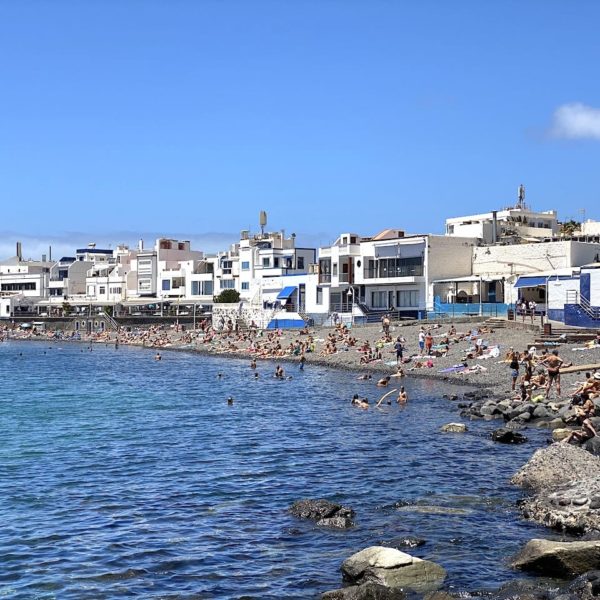 Playa de las Nieves mit Promenade