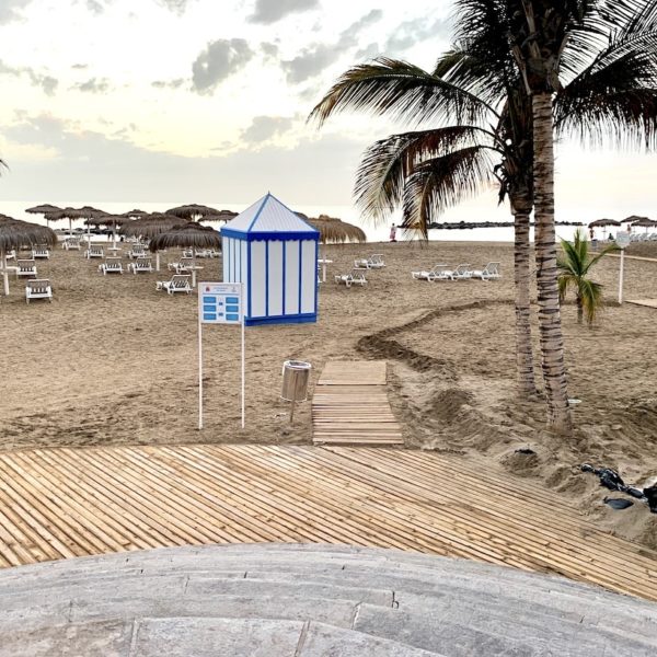 Playa del Duque Teneriffa Holzsteg Strand