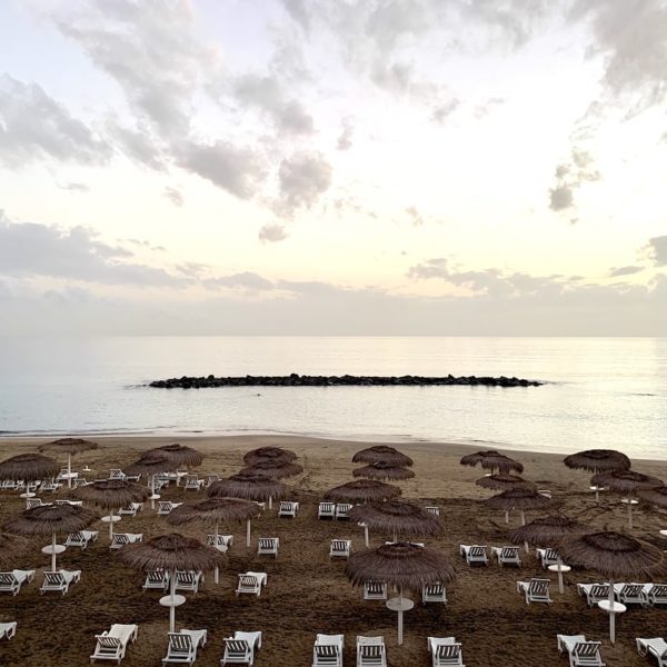 Playa del Duque mittlerer Abschnitt Liegen