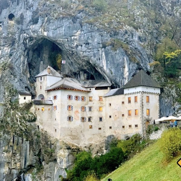 Predjama Burg