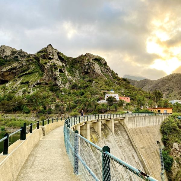 Presa La Encantadora Weg Talsperre