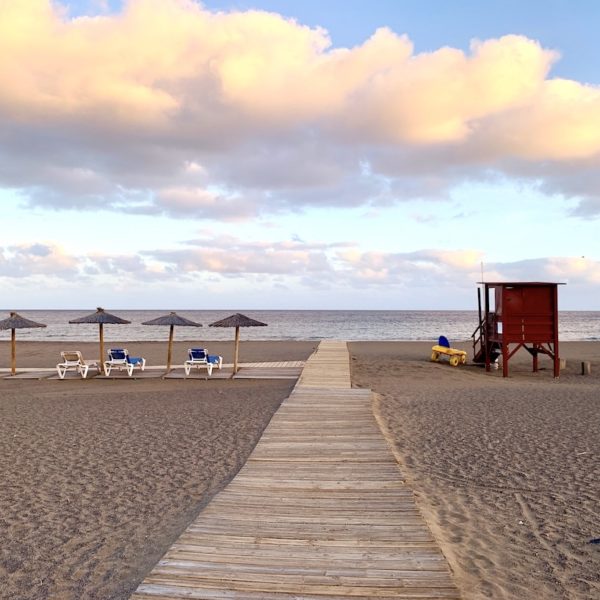 Puerto del Carmen Strand Liegen Bademeister
