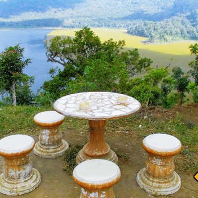 Rastplatz auf dem Weg durch die Berge bei einer Bali Rundreise