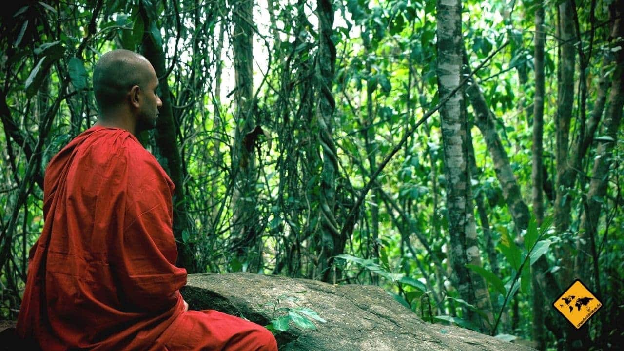 Reisen durch Asien Meditation Mönch