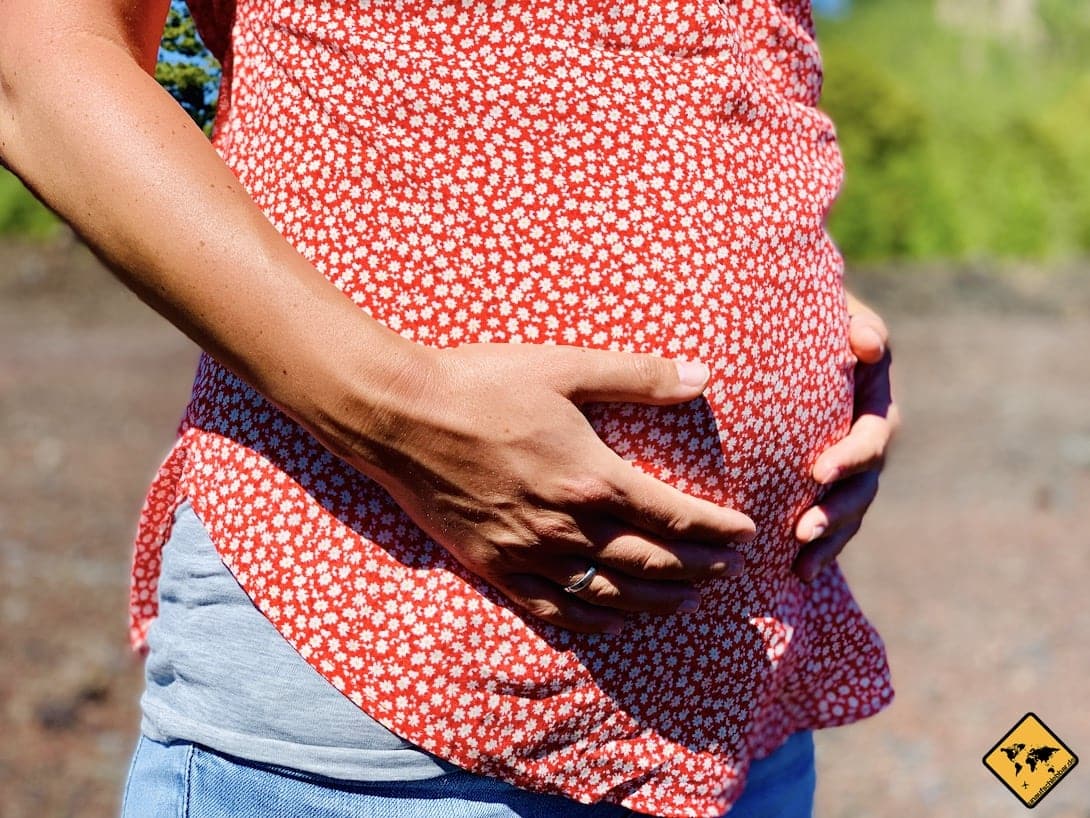 Reisen in der Schwangerschaft Babybauch