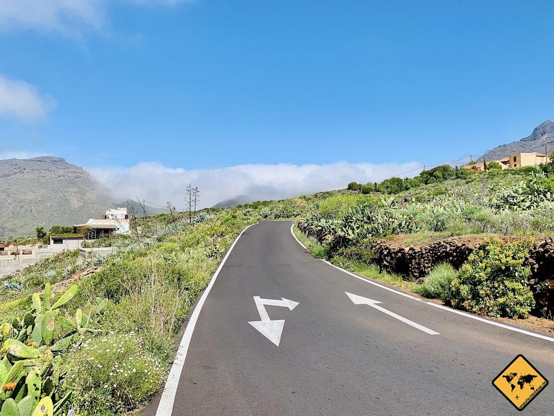 Schmale Straße Berglandschaft Teneriffa