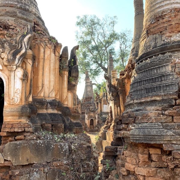 Shwe Inn Dein Pagode Stupas Inle Lake Myanmar