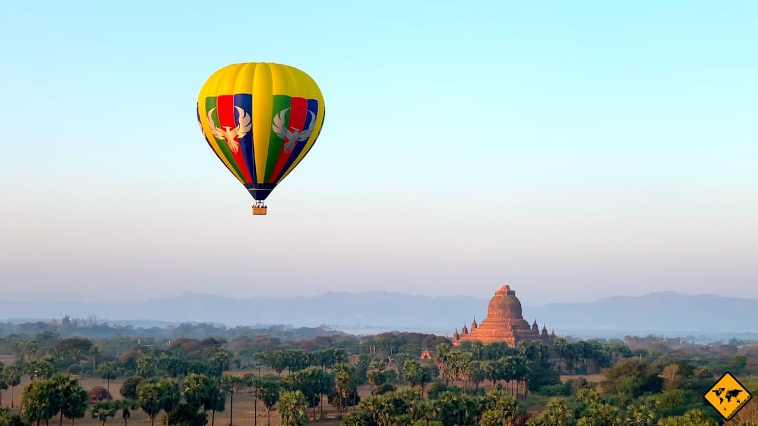 Tempel in Myanmar Bagan Ballon