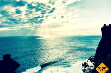 Uluwatu Temple Bali zum Sonnenuntergang – touristisch, aber schön!