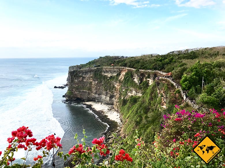 Uluwatu Temple Bali Steilküste