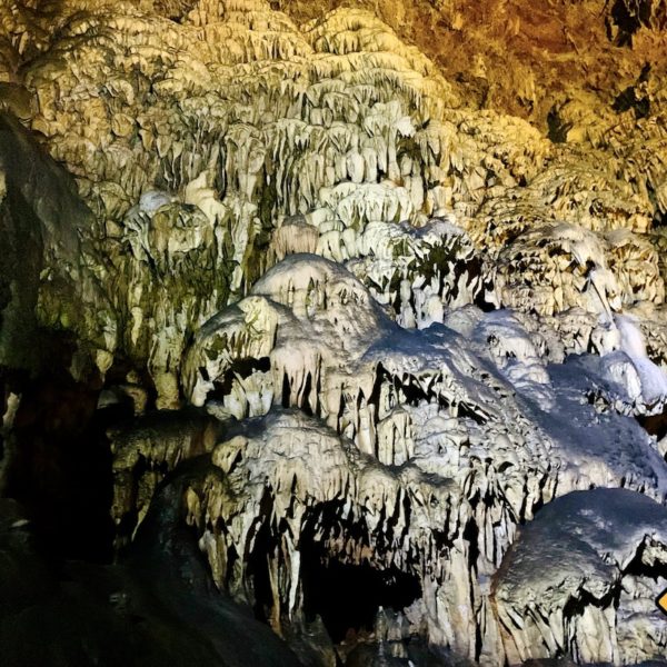 Wasserfall Tropfsteine Samograd Höhle Kroatien