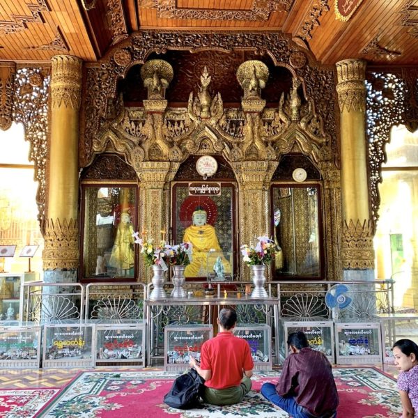 Yangon Sule Pagode Gebetsfläche